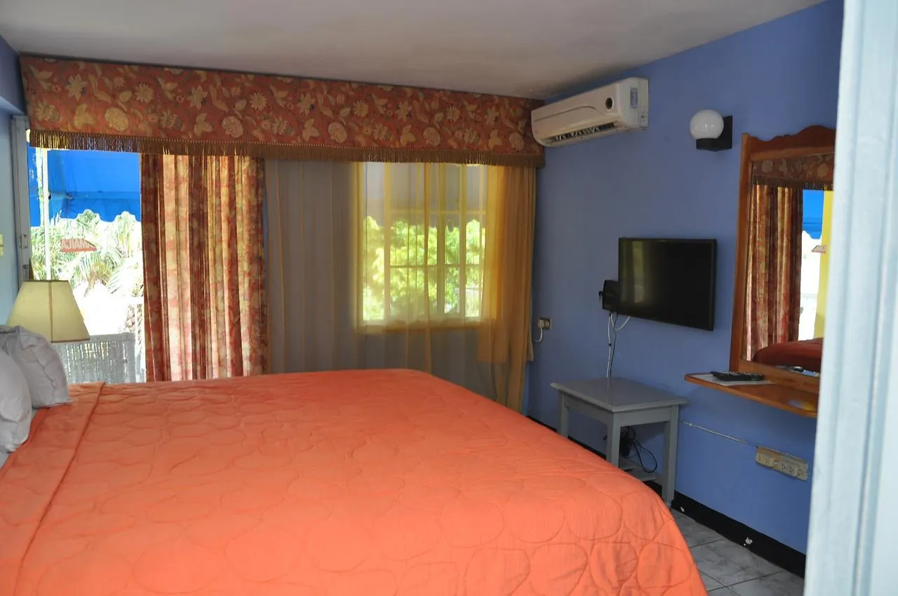 ***  Tamarind Hotel Runaway Bay Jamaica